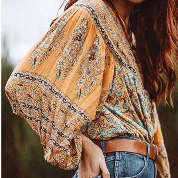 R. Vivimos Tops - NEW Boho blouse by R. Vivimos 🌾 Large